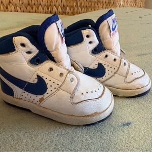 Nike Kids White and Navy Sneakers